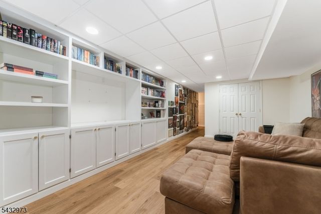 242 Laurel Court, Readington Twp., NJ 08889