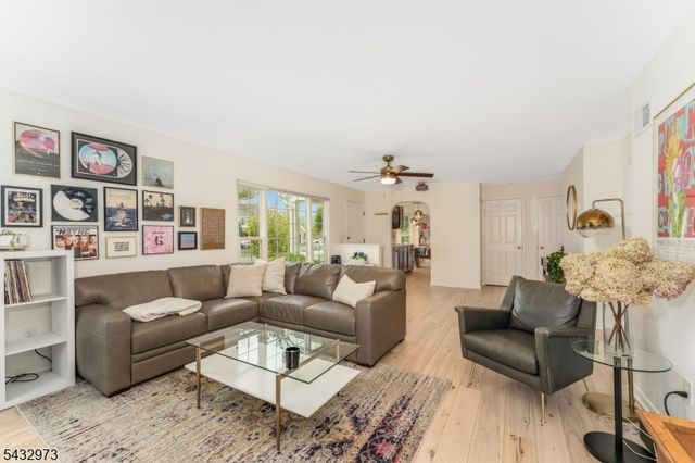 242 Laurel Court, Readington Twp., NJ 08889