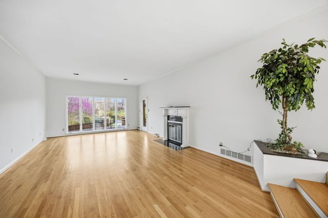 2044 Manor Drive, Lexington, KY 40502