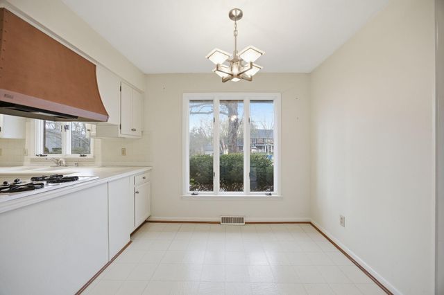 2044 Manor Drive, Lexington, KY 40502