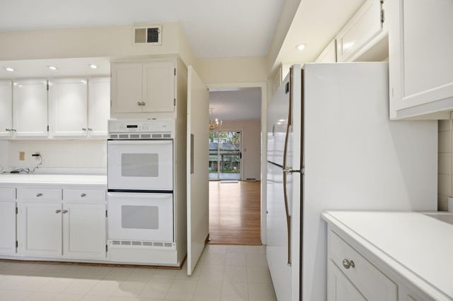 2044 Manor Drive, Lexington, KY 40502