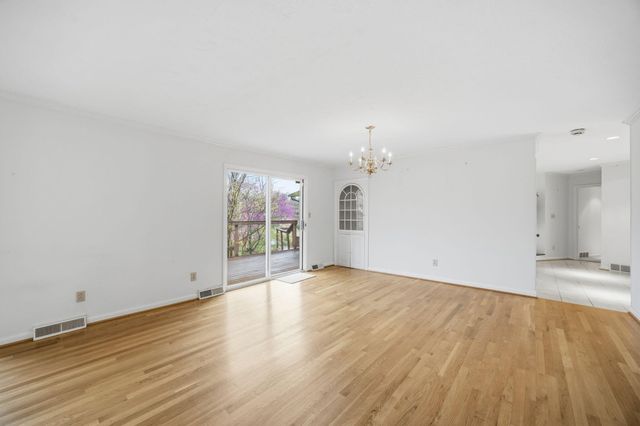2044 Manor Drive, Lexington, KY 40502