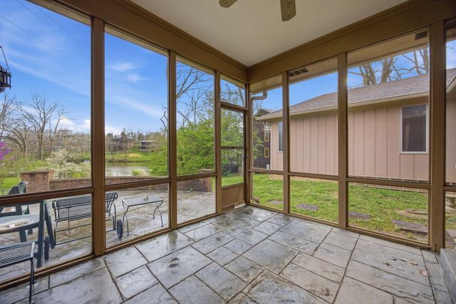 2044 Manor Drive, Lexington, KY 40502