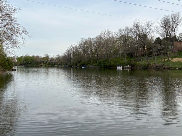 2044 Manor Drive, Lexington, KY 40502