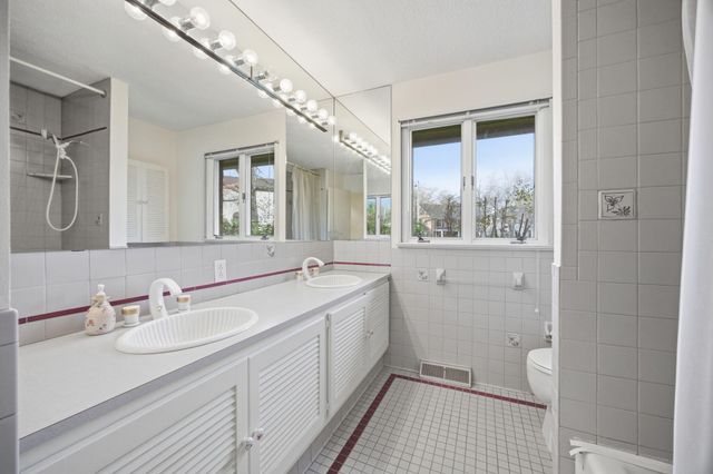 2044 Manor Drive, Lexington, KY 40502