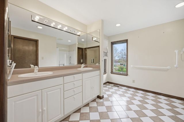 2044 Manor Drive, Lexington, KY 40502