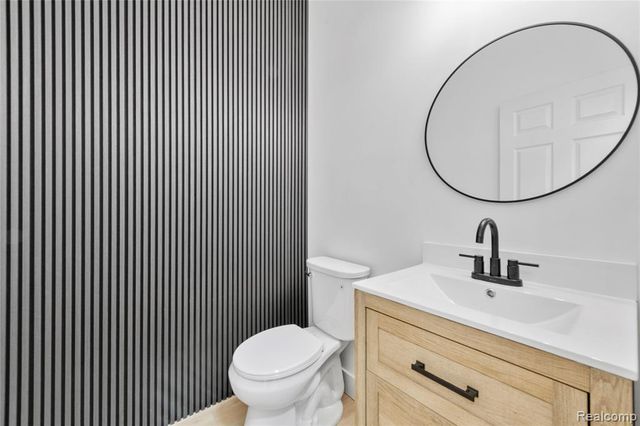 4392 Gateway Circle, West Bloomfield, MI 48322