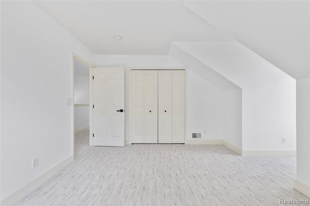 4392 Gateway Circle, West Bloomfield, MI 48322