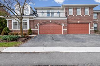 4392 Gateway Circle, West Bloomfield, MI 48322