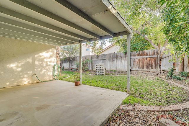 7917 Moss Crossing Avenue, Bakersfield, CA 93313