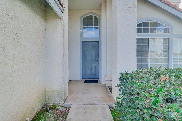 7917 Moss Crossing Avenue, Bakersfield, CA 93313