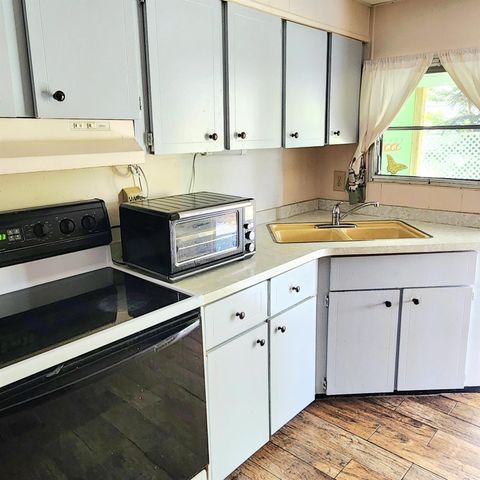 16 S Granada Lane, Port St Lucie, FL 34952