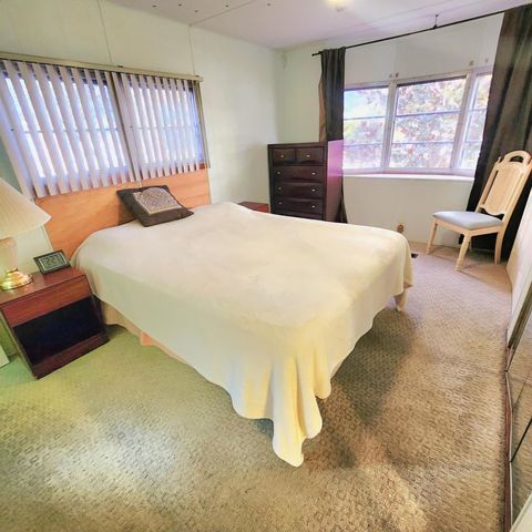 16 S Granada Lane, Port St Lucie, FL 34952