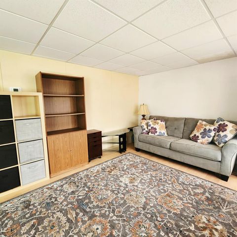 16 S Granada Lane, Port St Lucie, FL 34952