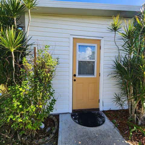 16 S Granada Lane, Port St Lucie, FL 34952