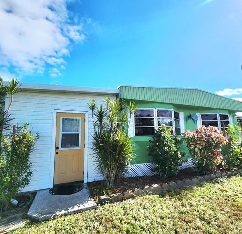 16 S Granada Lane, Port St Lucie, FL 34952