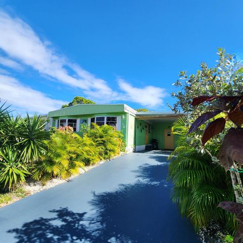 16 S Granada Lane, Port St Lucie, FL 34952