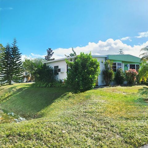 16 S Granada Lane, Port St Lucie, FL 34952