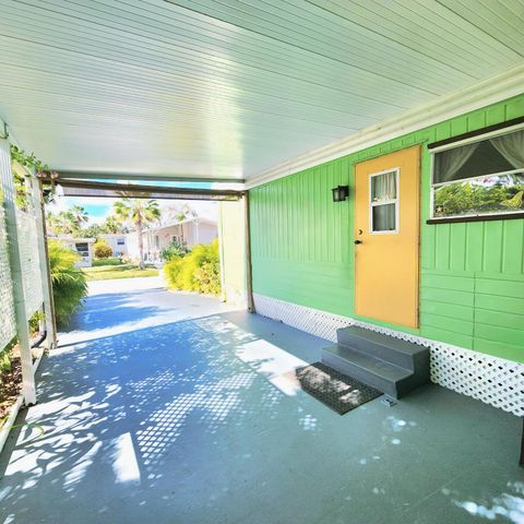 16 S Granada Lane, Port St Lucie, FL 34952