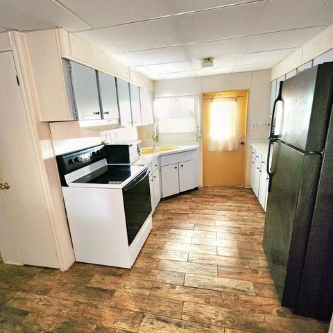 16 S Granada Lane, Port St Lucie, FL 34952