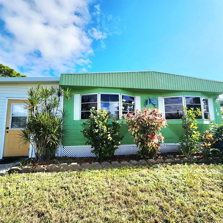 16 S Granada Lane, Port St Lucie, FL 34952