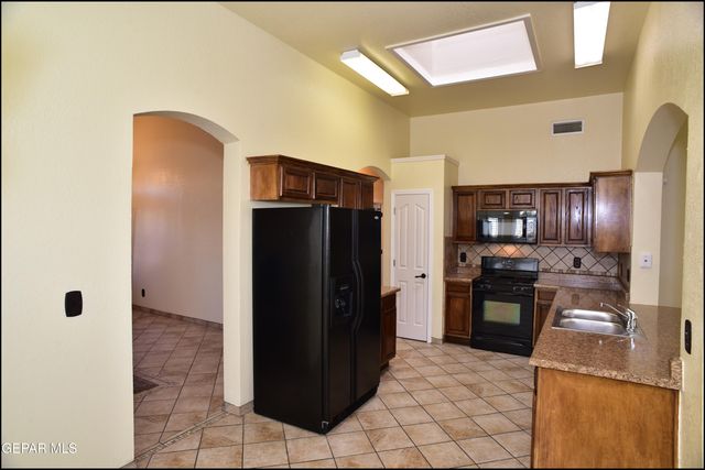 12636 Crystal Ridge Street, El Paso, TX 79938