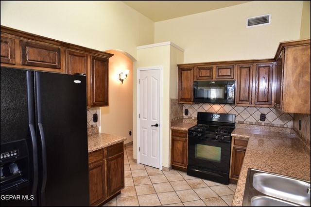 12636 Crystal Ridge Street, El Paso, TX 79938