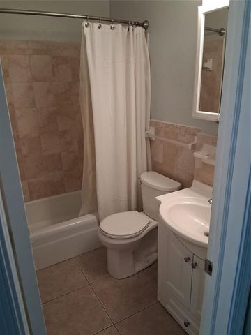 5720 NE 22nd Way 406, Fort Lauderdale, FL 33308
