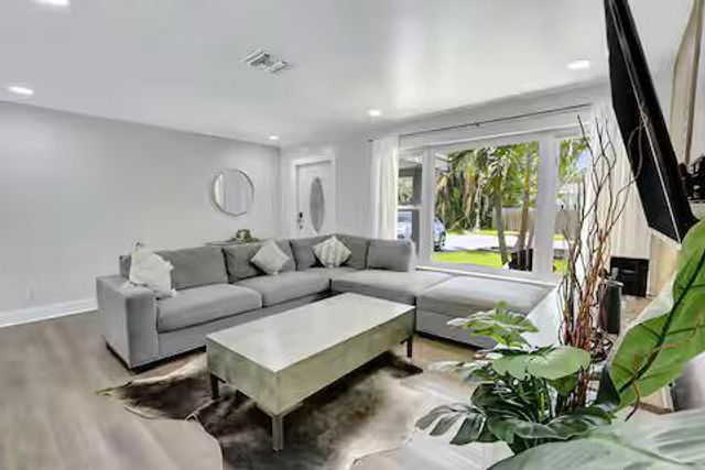 2809 NW 7th Avenue, Wilton Manors, FL 33311