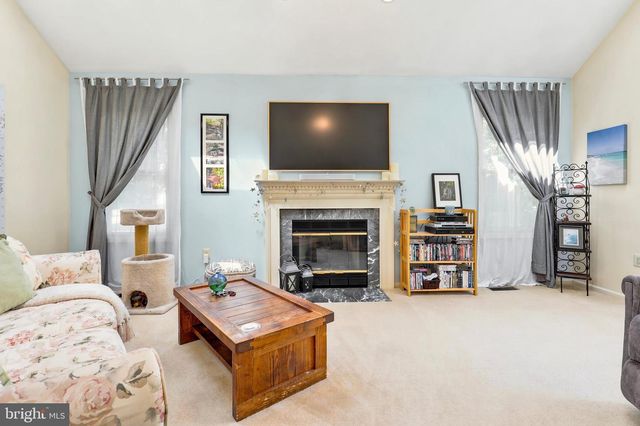 111 BLUE RIBBON DR, North Wales, PA 19454