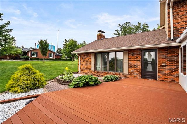 221 Tower Hill Drive, Columbia, IL 62236
