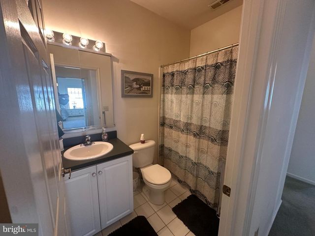 61 WAGON WHEEL LN, Columbus, NJ 08022