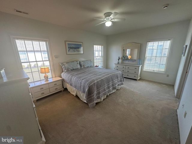 61 WAGON WHEEL LN, Columbus, NJ 08022