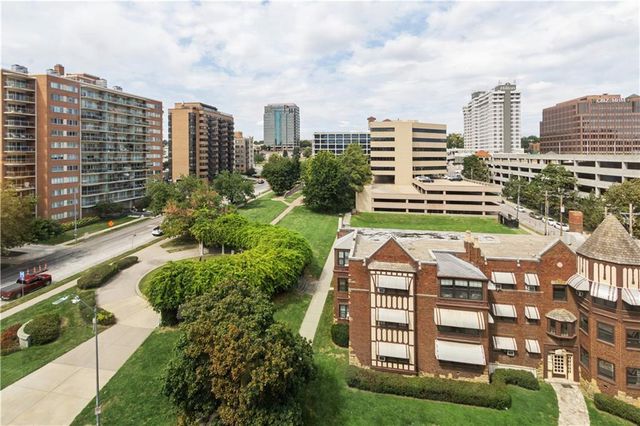 807 W 48th Street 101, Kansas City, MO 64112