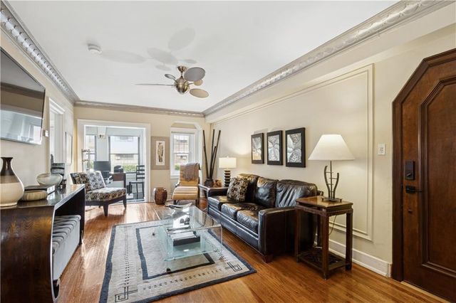 807 W 48th Street 101, Kansas City, MO 64112