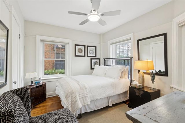 807 W 48th Street 101, Kansas City, MO 64112