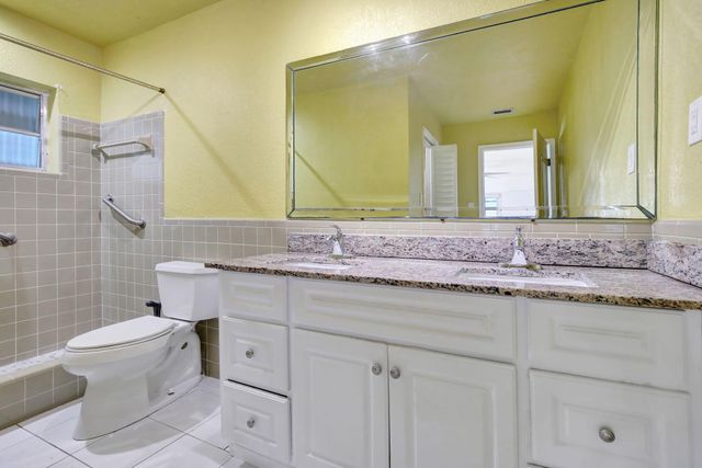 6707 NW 70 Street, Tamarac, FL 33321
