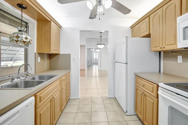 6707 NW 70 Street, Tamarac, FL 33321
