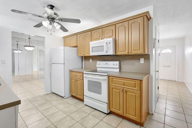6707 NW 70 Street, Tamarac, FL 33321