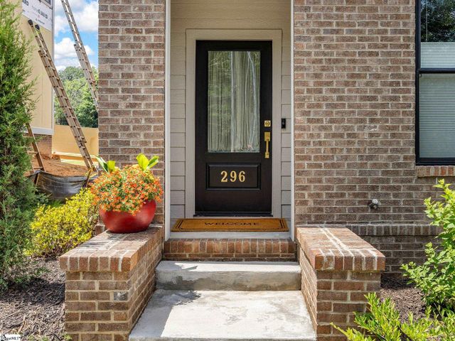 296 College Street, Spartanburg, SC 29303