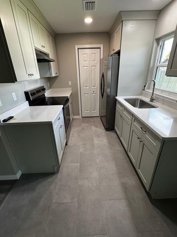 803 FOXBORO LANE SW, Winter Haven, FL 33880