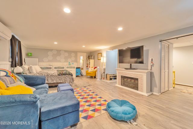 33 Menlo Avenue, Metuchen, NJ 08840