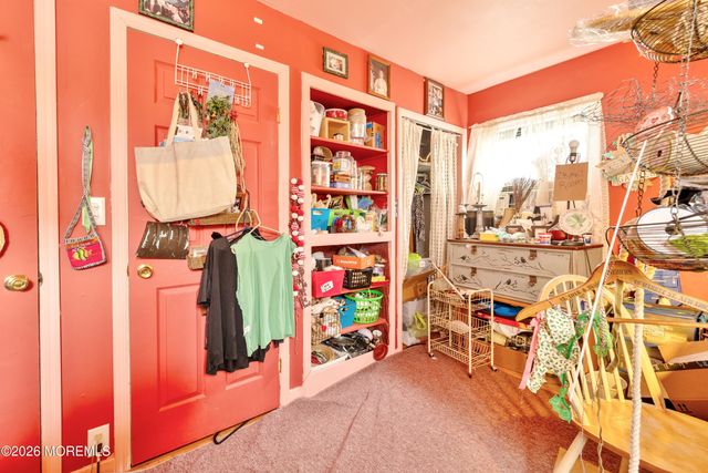 33 Menlo Avenue, Metuchen, NJ 08840