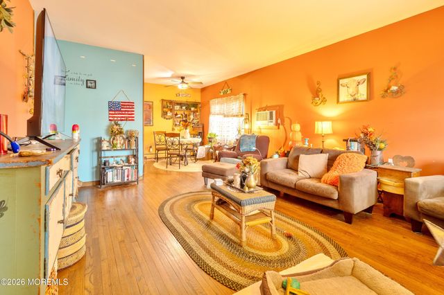 33 Menlo Avenue, Metuchen, NJ 08840