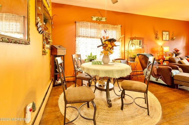 33 Menlo Avenue, Metuchen, NJ 08840