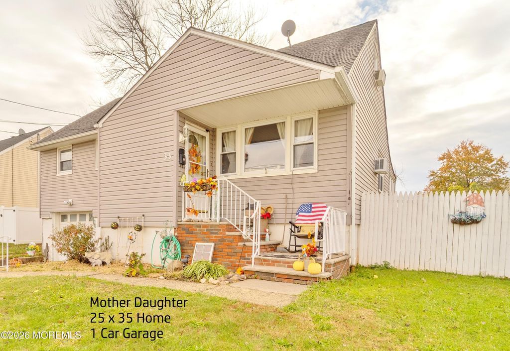33 Menlo Avenue, Metuchen, NJ 08840