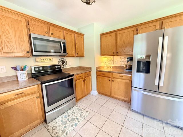 5360 Stonegate Farm Drive, Granite Falls, NC 28630