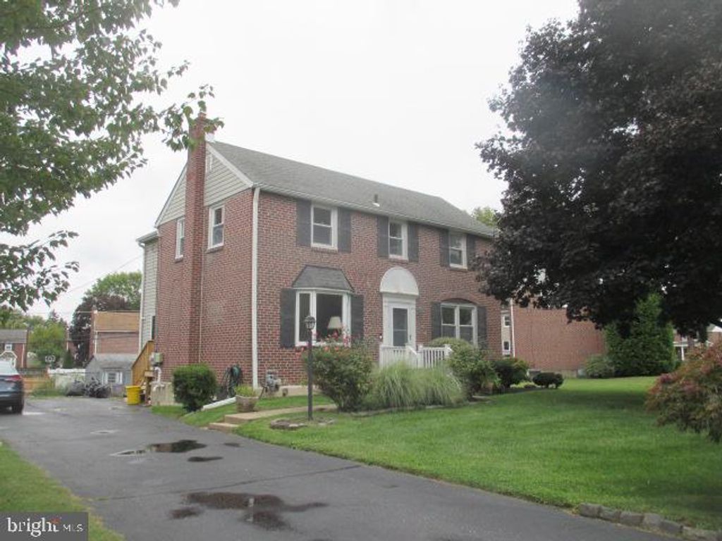 207 INDIAN ROCK DR, SPRINGFIELD, PA 19064 — exterior