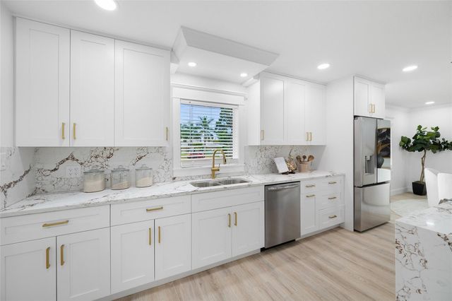 380 VILLAGRANDE AVENUE S, St Petersburg, FL 33707