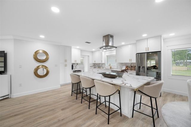 380 VILLAGRANDE AVENUE S, St Petersburg, FL 33707